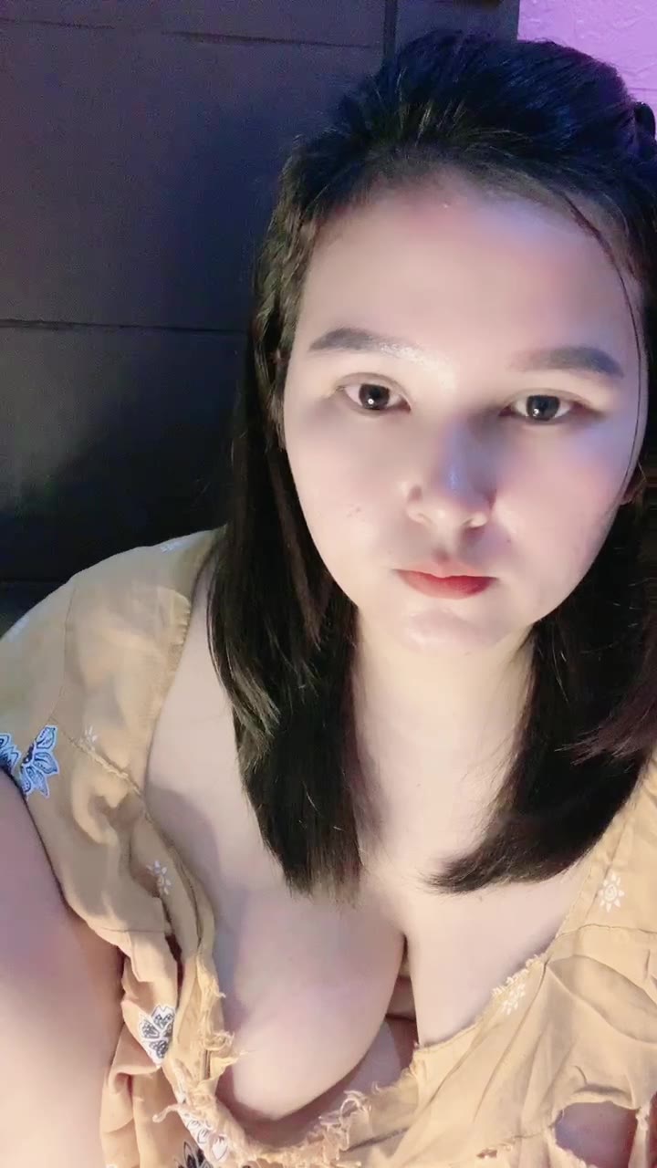 Mbak Madu Temenin Pascol Ngocok Sambil Remas Susu