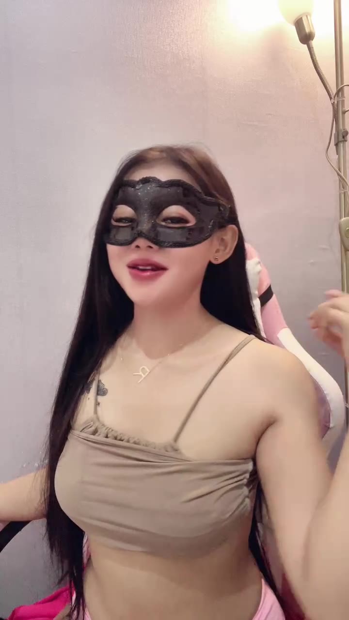 Tampil Binal Riskaa Makin Cakep Show Uting HOT51